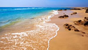 Guía de playas volcánicas en las Islas Canarias